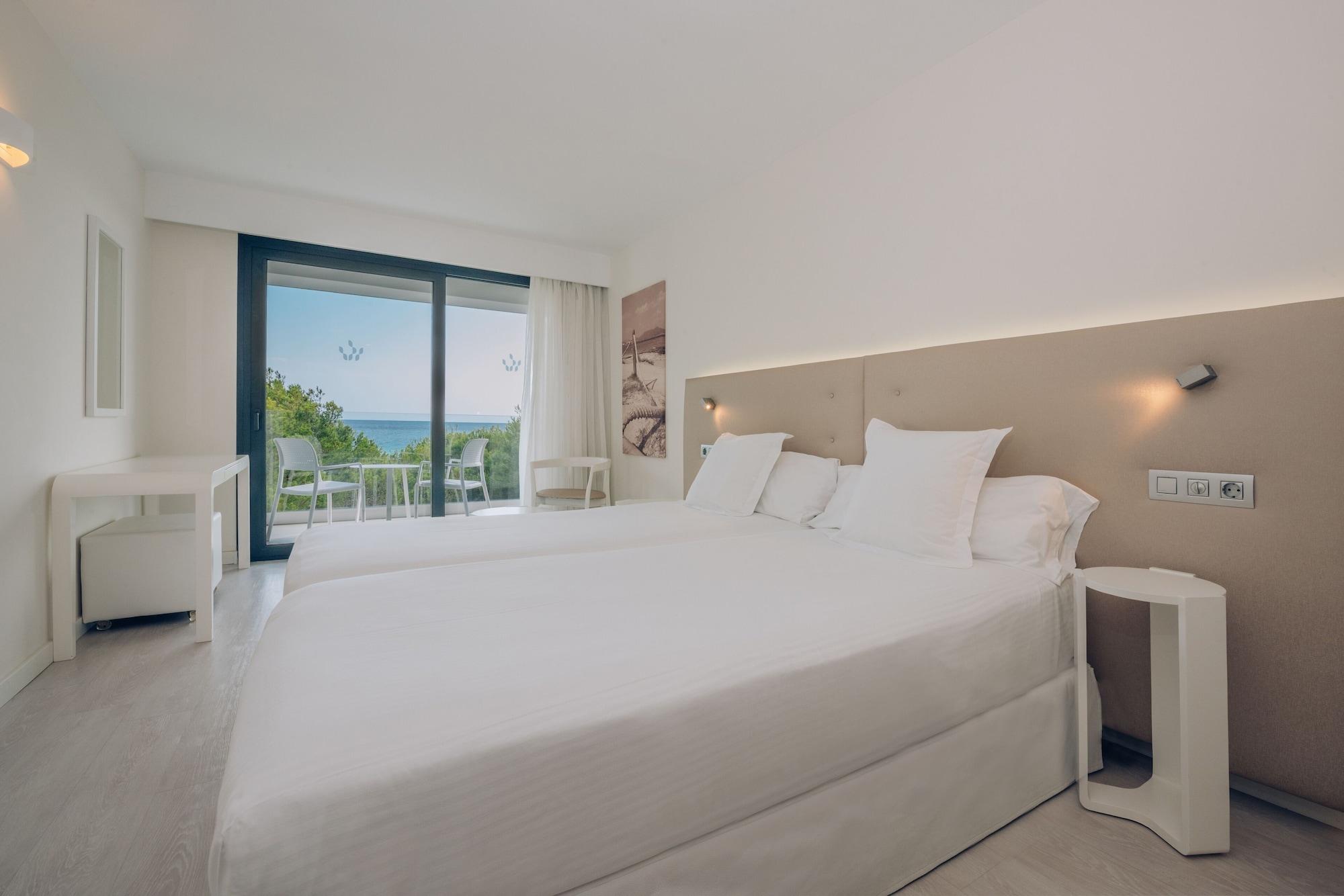 Iberostar Waves - Adults Only
